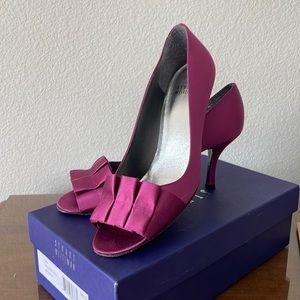Stuart Weitzman | Magenta Satin “Gigi” Open Toe Pumps | Sz. 8 M